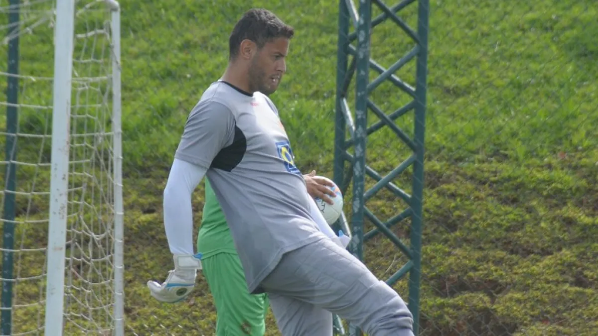 Pedro Morisco volta ao Coritiba após jogar 90 minutos pela seleção